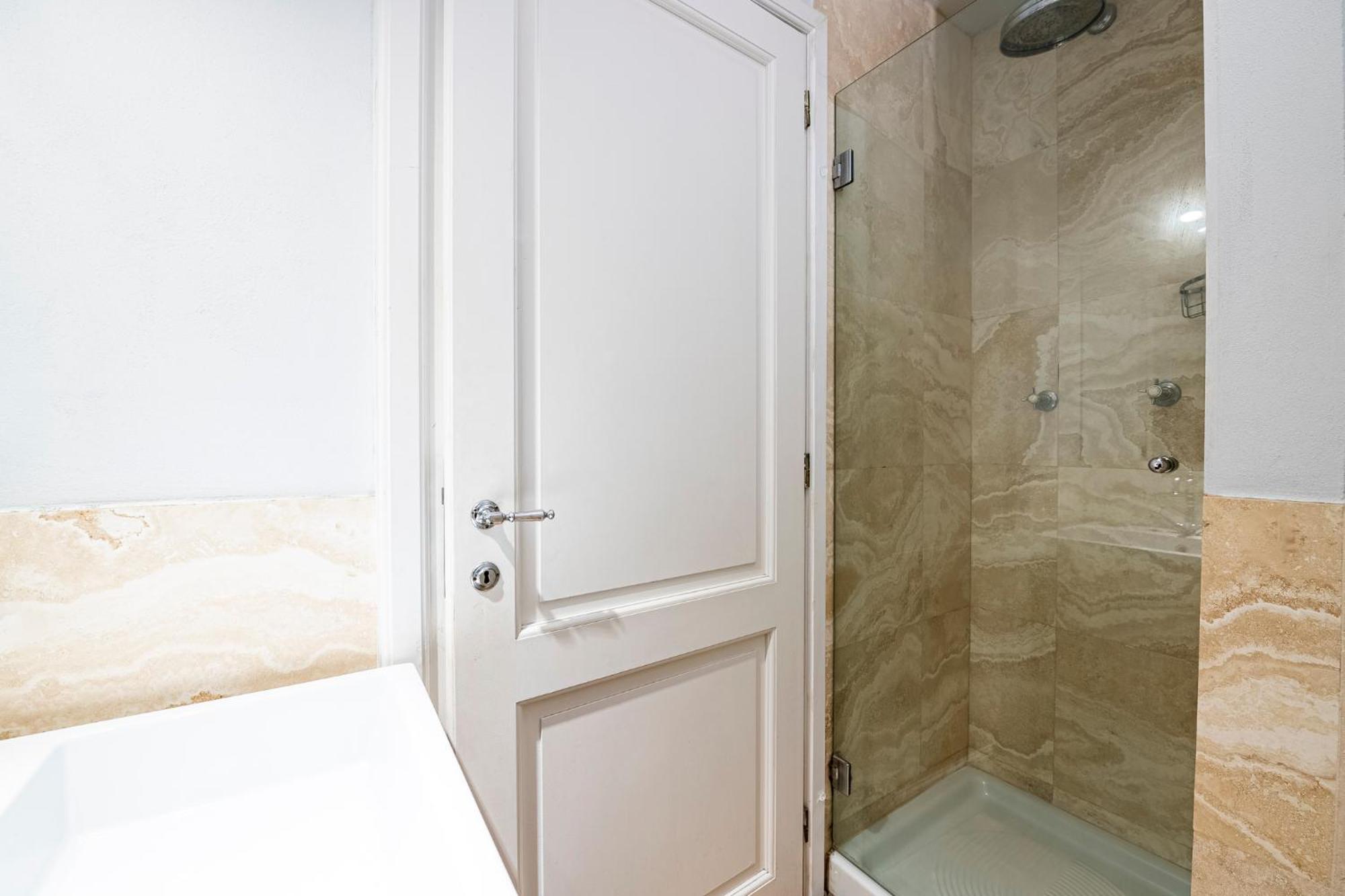 Suite In Pz. Michelangelo: Due Camere Con Due Bagni Florence Exterior photo