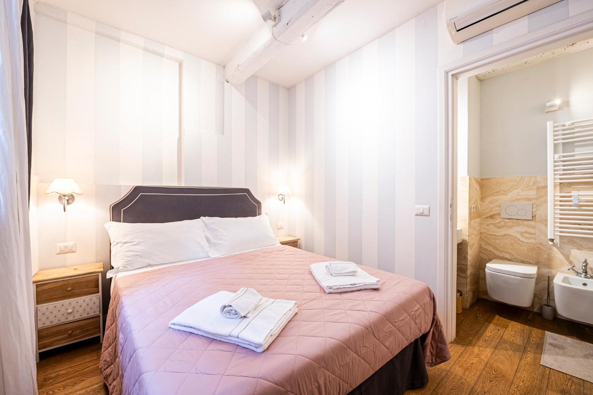 Suite In Pz. Michelangelo: Due Camere Con Due Bagni Florence Exterior photo