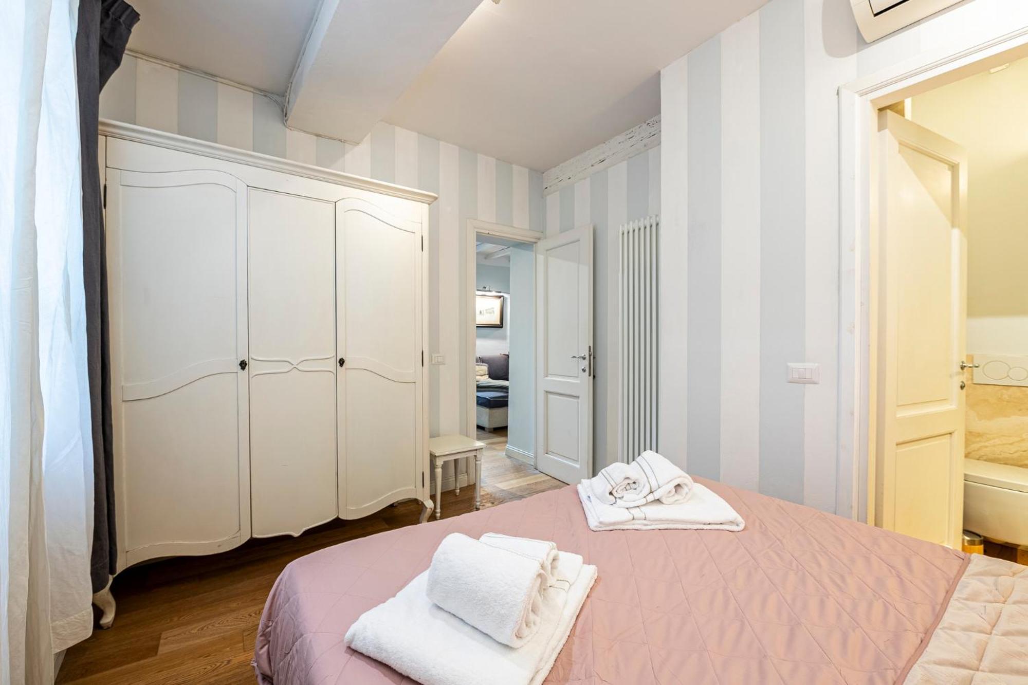 Suite In Pz. Michelangelo: Due Camere Con Due Bagni Florence Exterior photo