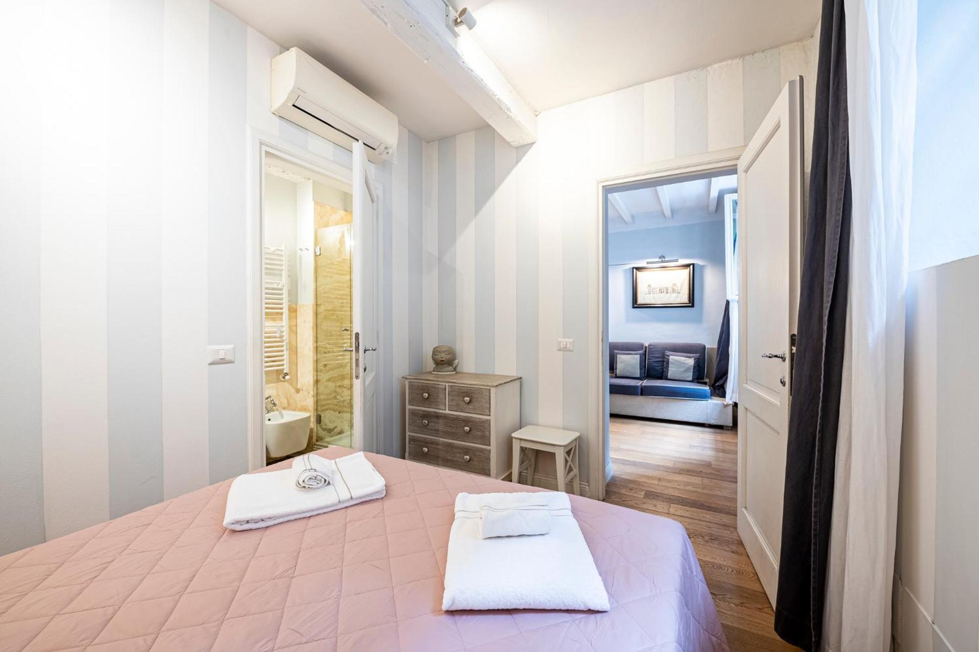 Suite In Pz. Michelangelo: Due Camere Con Due Bagni Florence Exterior photo