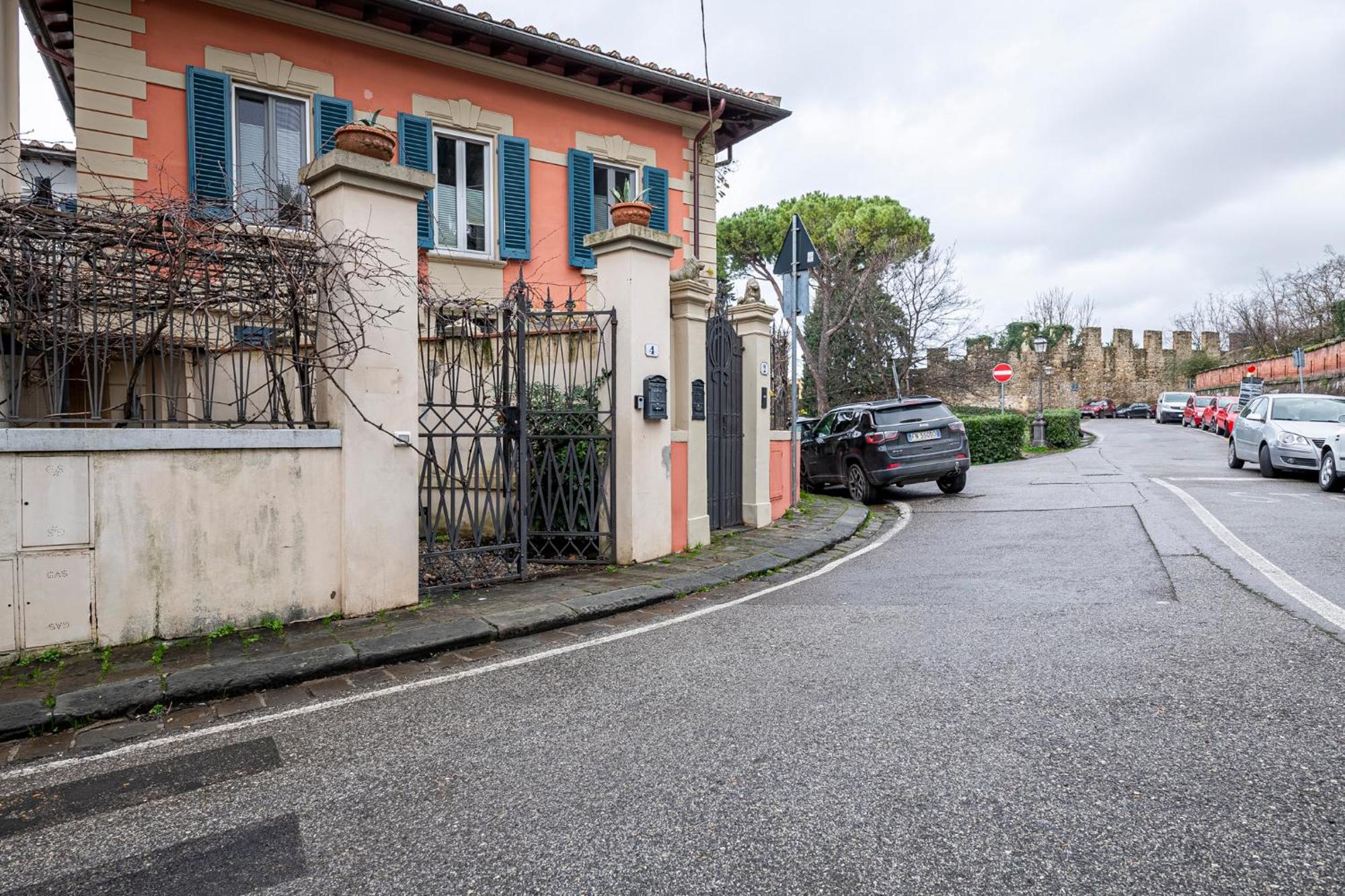 Suite In Pz. Michelangelo: Due Camere Con Due Bagni Florence Exterior photo